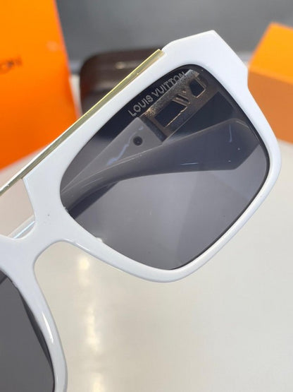 Louiss vuittonn Gold white sunglasses