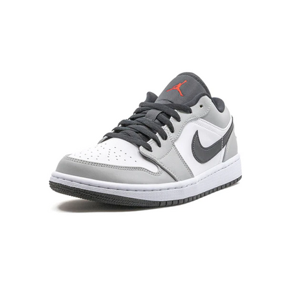 AIR JORDAN
 1 LOW ‘SMOKE GREY’