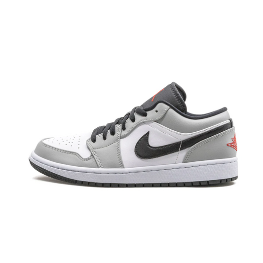 AIR JORDAN
 1 LOW ‘SMOKE GREY’