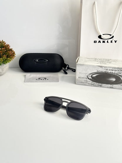 Oakleyy 05 Grey